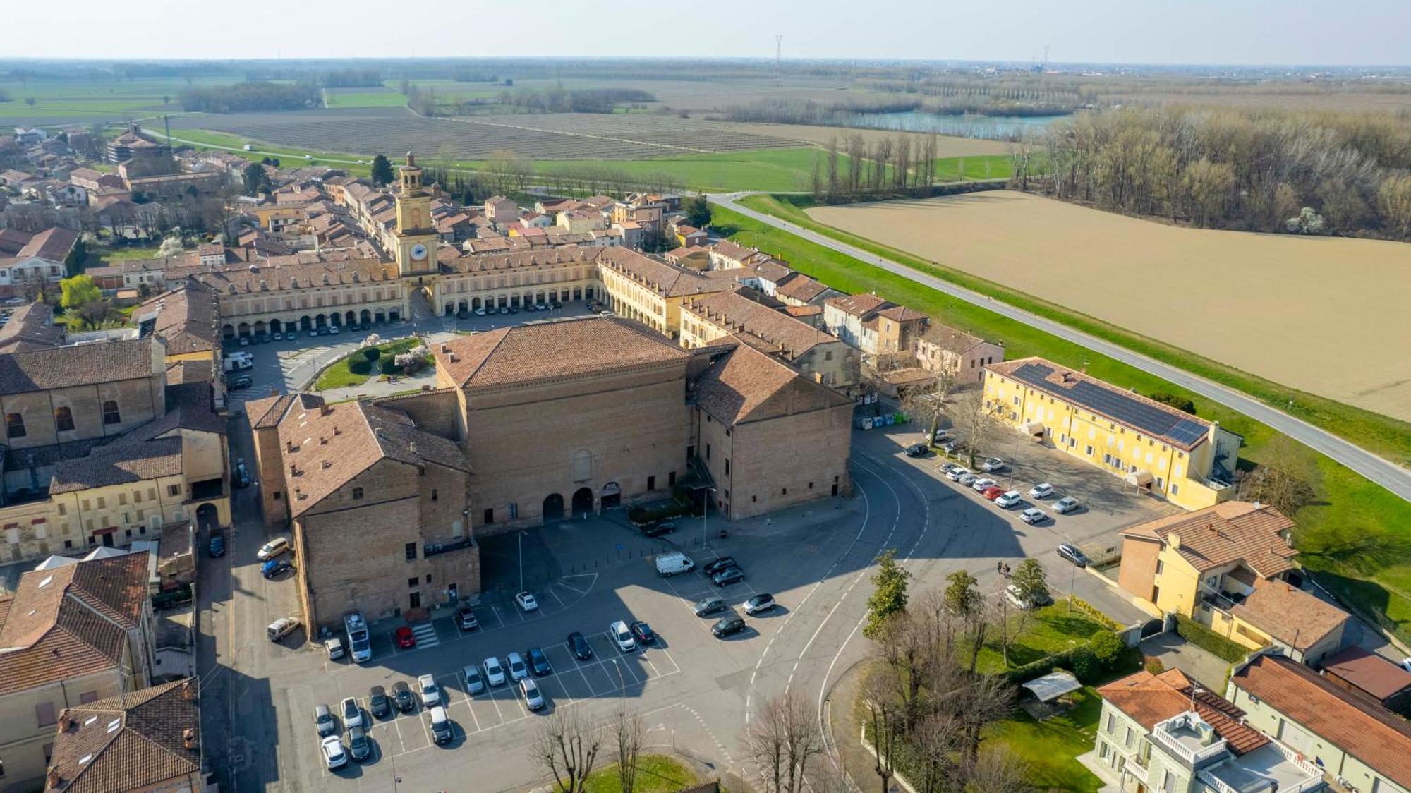 Albergo Ligabue Guastalla Exteriör bild